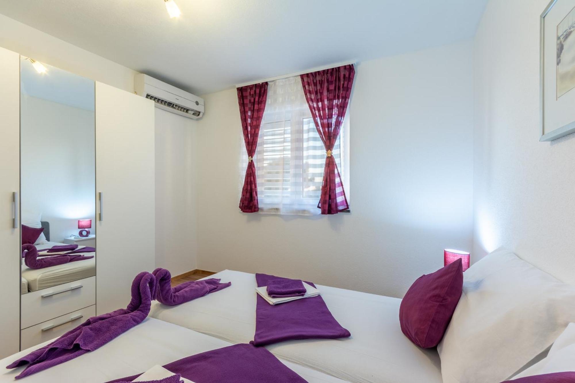 Family Friendly Apartments With A Swimming Pool Stanici, Omis - 18676 Cameră foto