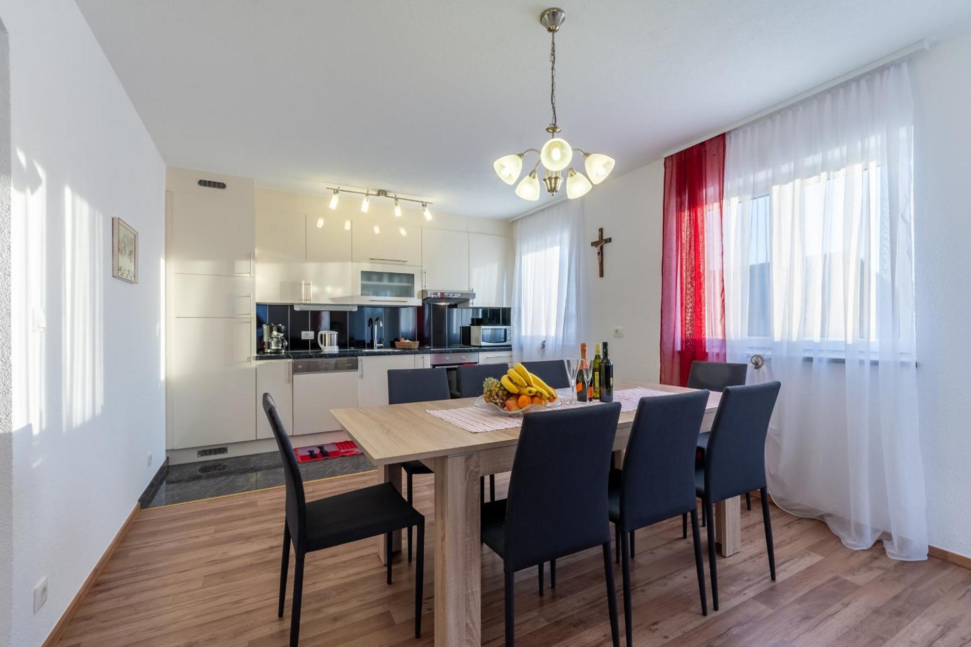 Family Friendly Apartments With A Swimming Pool Stanici, Omis - 18676 Cameră foto