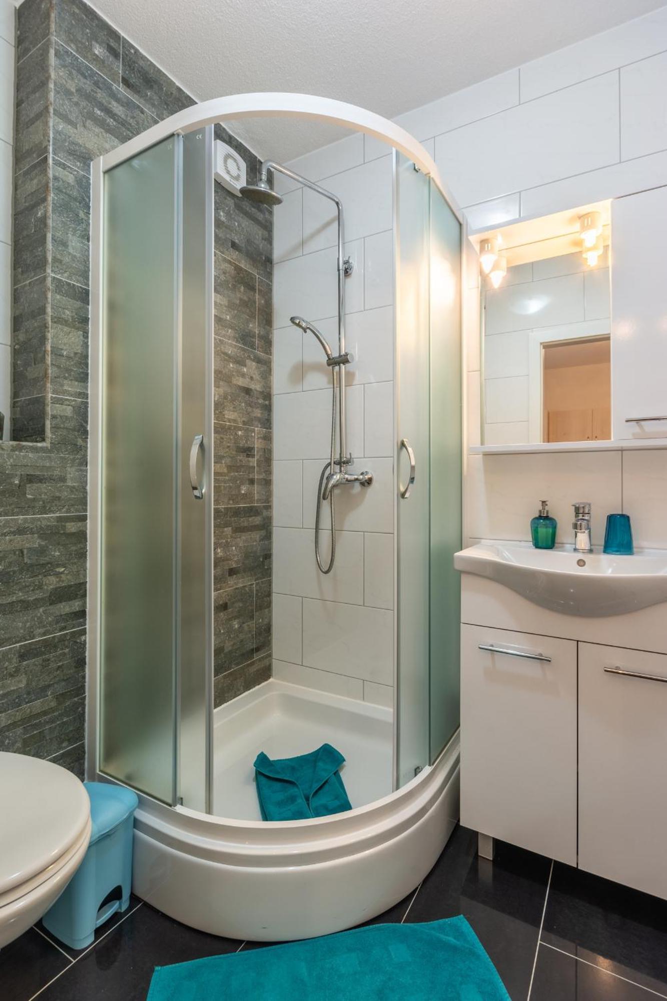 Family Friendly Apartments With A Swimming Pool Stanici, Omis - 18676 Cameră foto